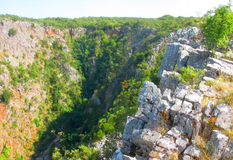 Obodina Vrbina, prirodnoja geološka atrakcija kod Gruda - Spektakularna prirodna geološka atrakcija kod Gruda