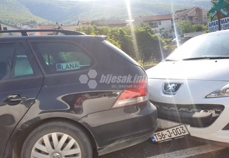 Sudar tri automobila - Mostar: Sudar tri automobila