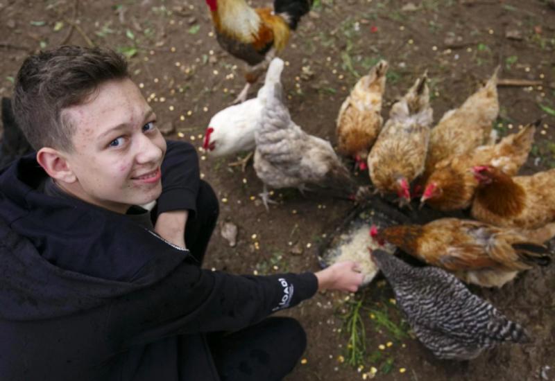 'Svatko ima neki dar, a moj je da razumin kokoši!': Upoznajte 15-godišnjeg dr. Dolittlea