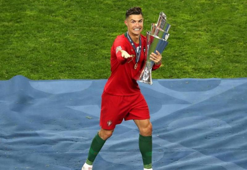 Ronaldo s peharom pobjednika Lige nacija - Ronaldo: Nikad u karijeri nisam bio loš, igrat ću još puno godina
