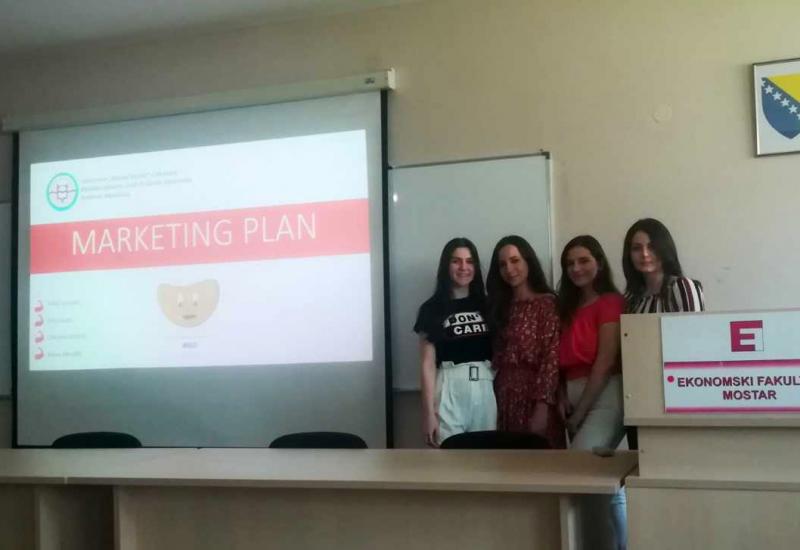 Detalj s predstavljanja marketing planova - Mostarski studenti kreirali strategije i kampanje za bh. kompanije