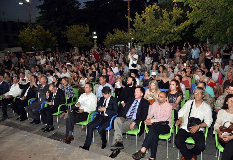 Muzička i Glazbena škola u Mostaru održale zajednički koncert - Glazbena i Muzička škola u Mostaru održale zajednički koncert