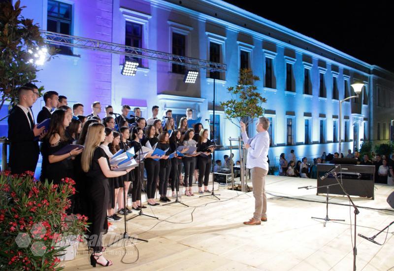 Glazbena i Muzička škola u Mostaru održale zajednički koncert - Glazbena i Muzička škola u Mostaru održale zajednički koncert
