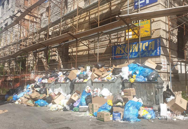 Ulicama Mostara: Četvrti dan neodvoženja smeća, suzdržite se