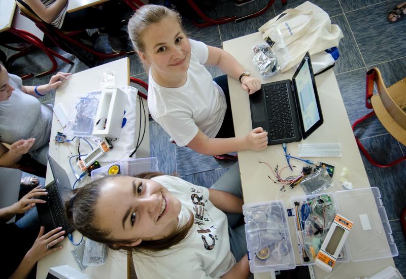 10 Arduino setova za bolje uključivanje djevojčica u praktično učenje o informatici