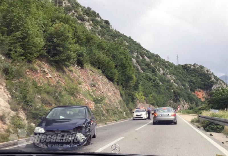 Prometna nesreća dogodila se u mjestu Salakovac. - Zbog sudara u Salakovcu kilometarske kolone na M-17