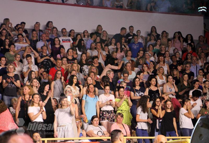 Čolin koncert u Mostaru - FOTO | Čola spektakularnim koncertom ukrao srca mostarskoj publici