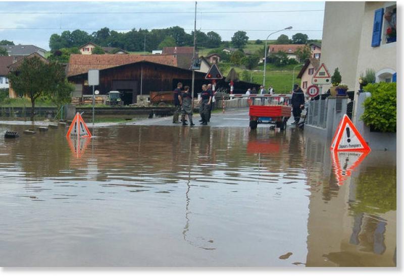 Švicarska: Obilne kiše poplavile puteve, - Švicarska: Obilne kiše poplavile puteve, četiri osobe ozljeđene