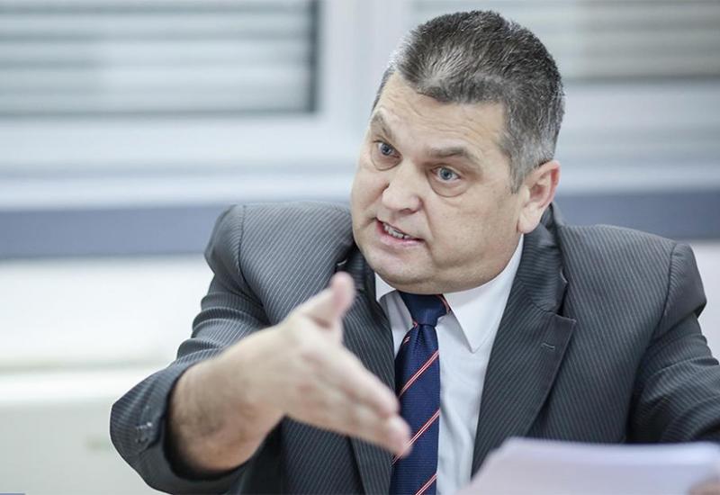 Zoran Filipović nezakonito dobio 21.000 maraka „bijelog hljeba“ - U Vijeću naroda RS-a nezakonito isplaćivan “bijeli hljeb”