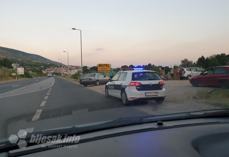 Sudarili su se Renaulta i Mercedesa na magistralnoj cesti M 17 - Sudar dva vozila na skretanju za Opine
