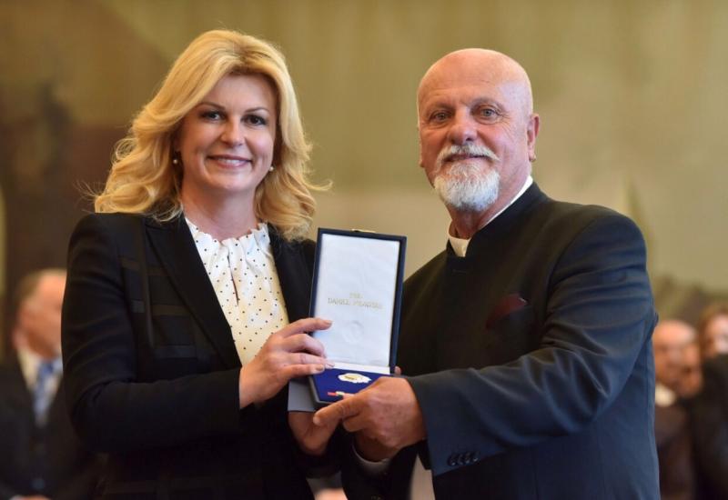 Hrvatska predsjednica odlikovala mostarskog glazbenika Živka Ključu