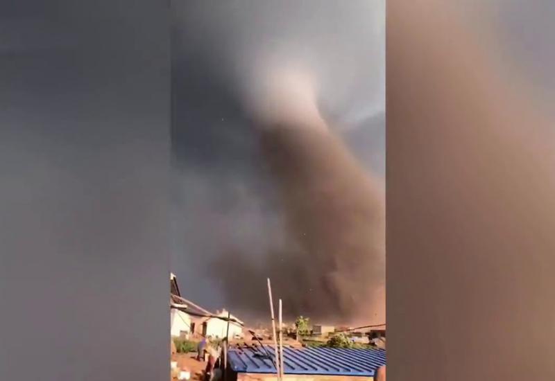 Tornado u Kini - Tornado u Kini: Poginulo šest osoba, ozlijeđeno 190