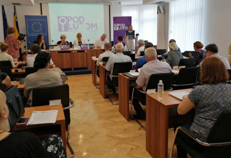 Diskusija koalicije Pod lupom - Šehić: Potrebno mijenjati izborni zakon 