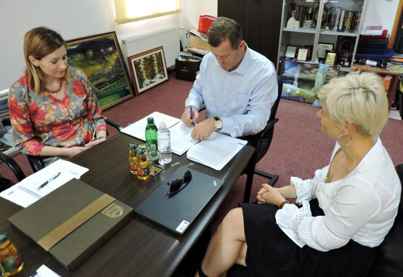 Potpisivanje sporazuma u Jablanici - Jablanica: Dom za stare i iznemogle osobe proširuje kapacitete