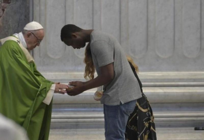 Papa Franjo: Nitko nije izuzet od pomaganja migrantima - Papa Franjo indirektno ukorio talijanskog ministra