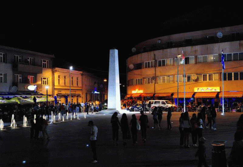 Trg kralja Tomislava u Livnu - Livnjaci očekuju Orkestar iz Stoca