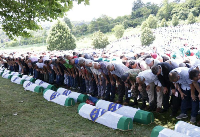 Ukopane 33 žrtve genocida u Srebrenici