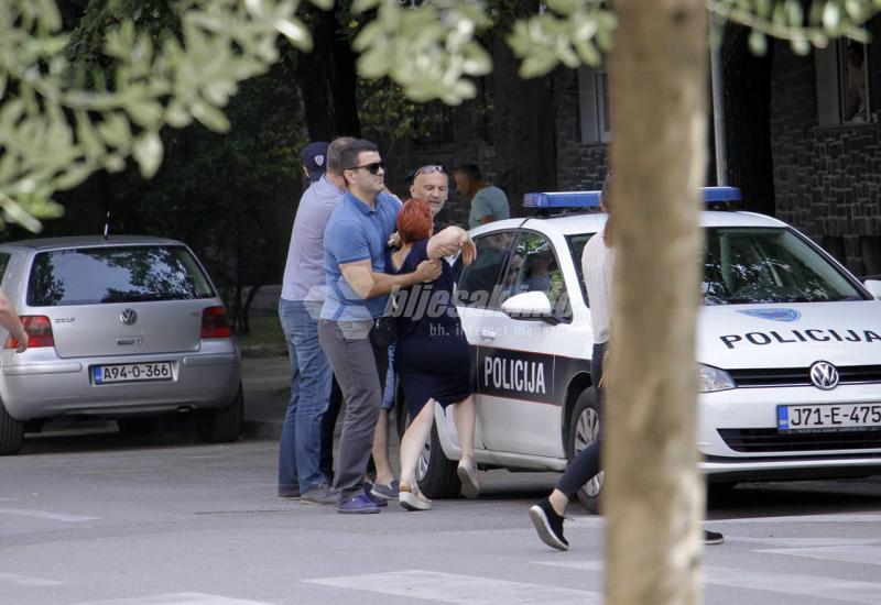 VIDEO | Uhićenja pred HDZ-om, radnici gađali Čovićev automobil