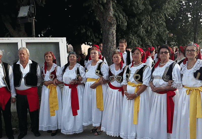 Večer folklora i tradicijskih običaja - Večer u kojoj je Tomislavgrad zaplesao