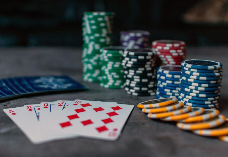 Računalo istodobno pobijedilo više ljudskih protivnika u pokeru