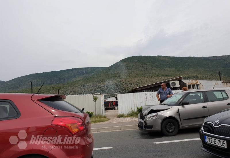 Velika kolona na sjevernom izlazu iz Mostara - Velika kolona zbog sudara više automobila u  Vrapčićima