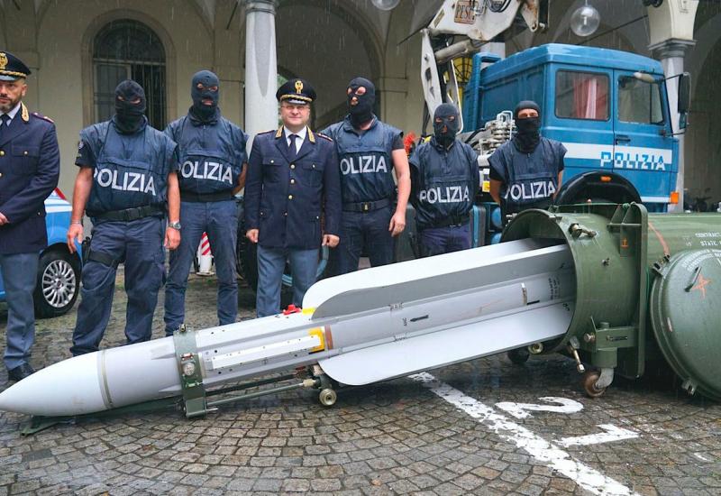 Italija: Tijekom racije policija pronašla raketu zrak-zrak 