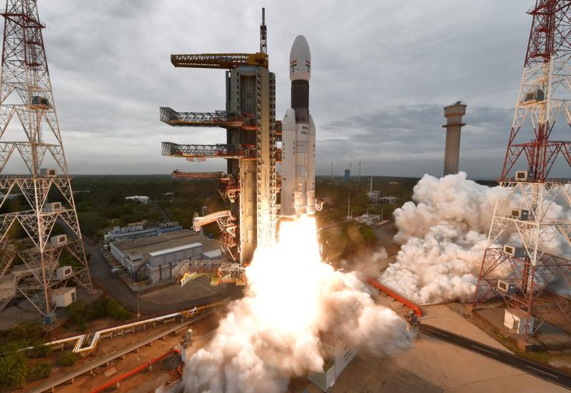 Indija uspješno lansirala letjelicu prema Mjesecu
