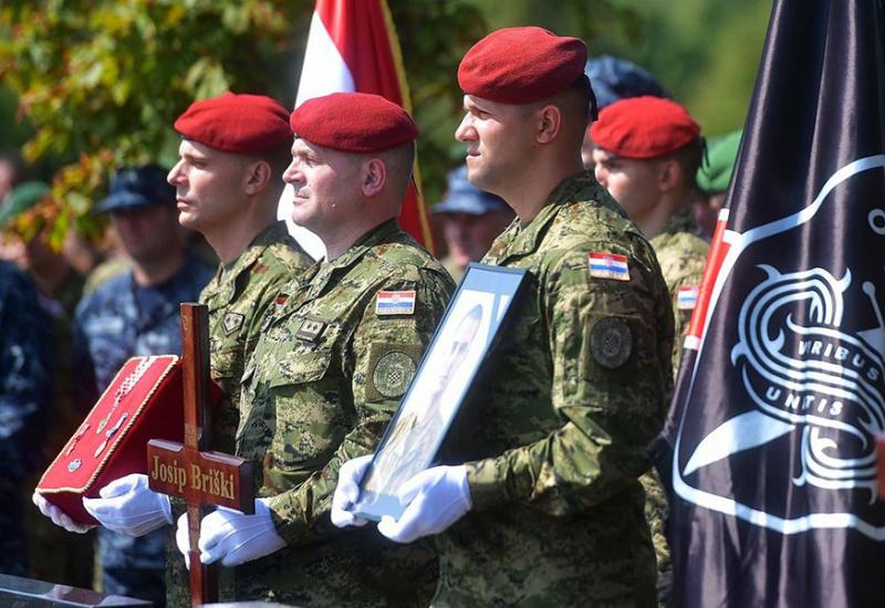 Pokop Josipa Briškog - Sahranjen hrvatski vojnik koji je stradao u Afganistanu