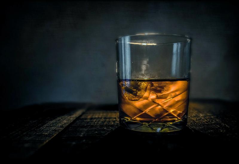 Zatezanje zbog škotskog viskija i carina