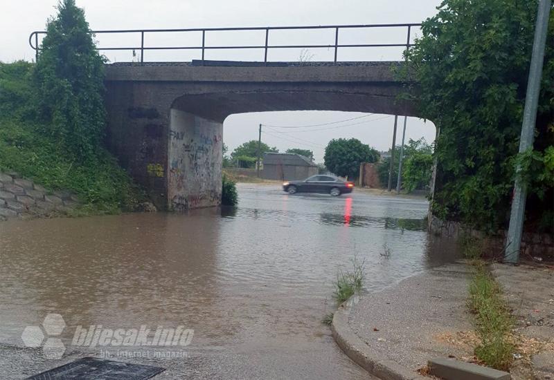 Hercegovina pod vodom: Kiša uzrokovala probleme u Mostaru i okolici - Hercegovina pod vodom: Kiša uzrokovala probleme u Mostaru i okolici