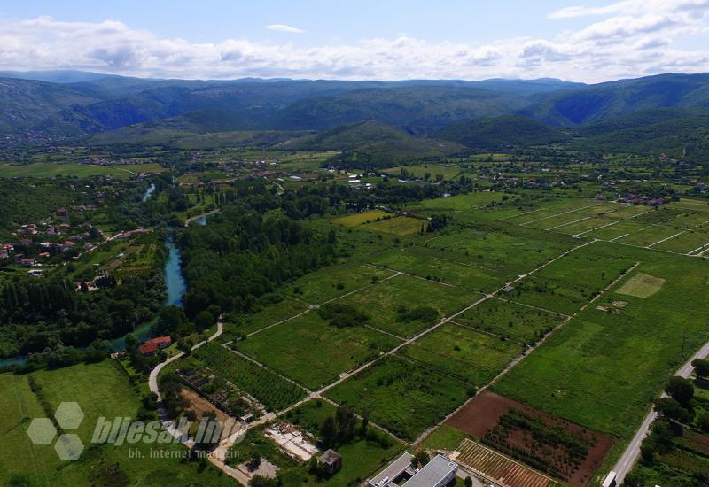 Pogled na Malo polje s Bune - Udruga povratnika Srba traži javnu raspravu o trasi koridora Vc južno od Mostara
