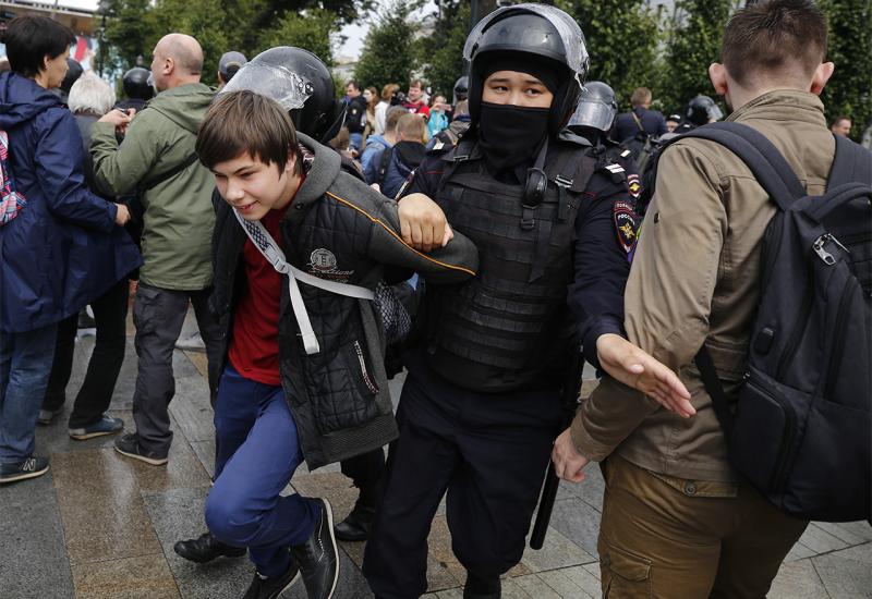 Moskovska policija privela 600 demonstranata - Nema pregovora s ruskom policijom, 600 uhićenih   