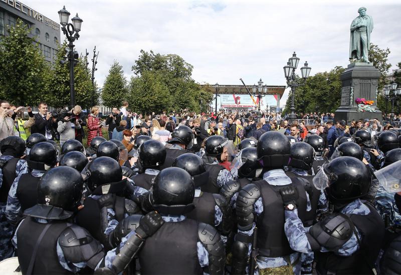 Moskovska policija privela 600 demonstranata - Nema pregovora s ruskom policijom, 600 uhićenih   