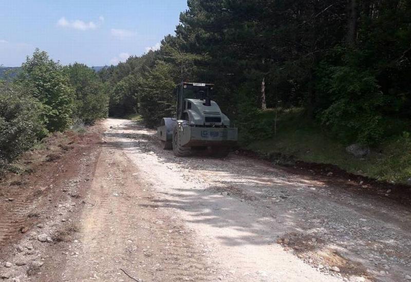 Vojska radi na rekonstrukciji regionalne ceste Zijemlje - Rujište