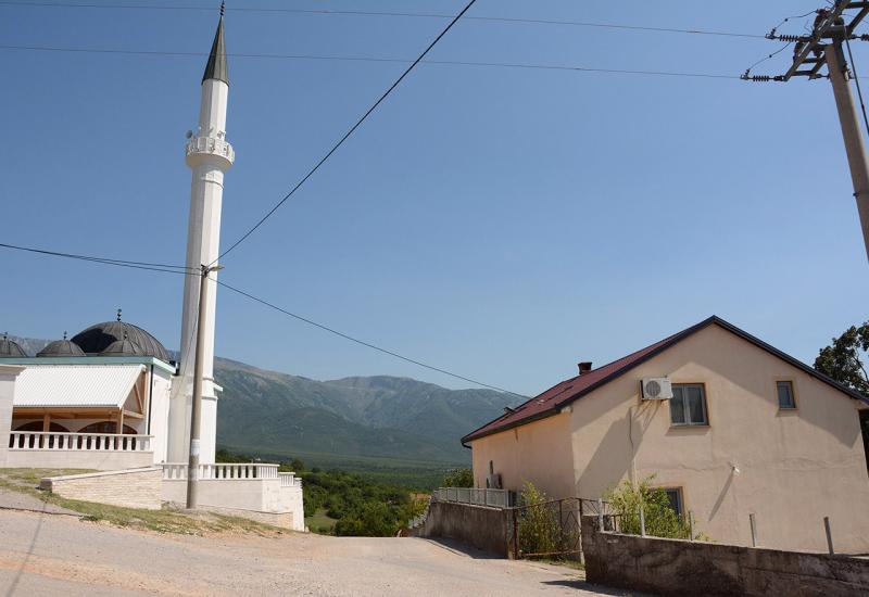 Bajram u obitelji Tipura - Mostar: Obitelj Tipura čuva bajramske običaje