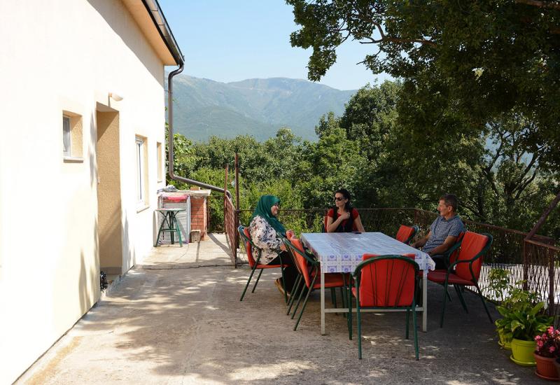 Bajram u obitelji Tipura - Mostar: Obitelj Tipura čuva bajramske običaje