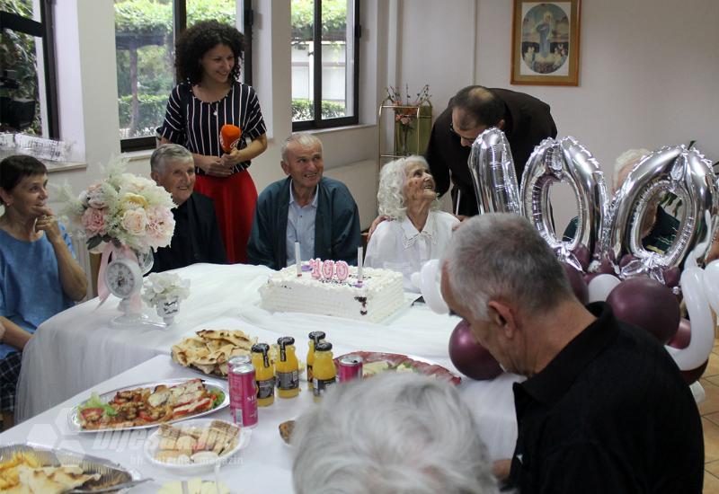 Rođendansko slavlje u Centru za stare i iznemogle osobe - Mostar: Proslavili smo 100-ti rođendan s bakom Lucom 