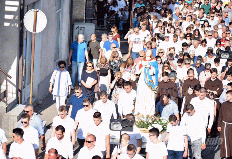Procesija na Uočnicu blagdana Velike Gospe u Širokom Brijegu - procesija na uocnicu blagdana velike gospe u širokom brijegu