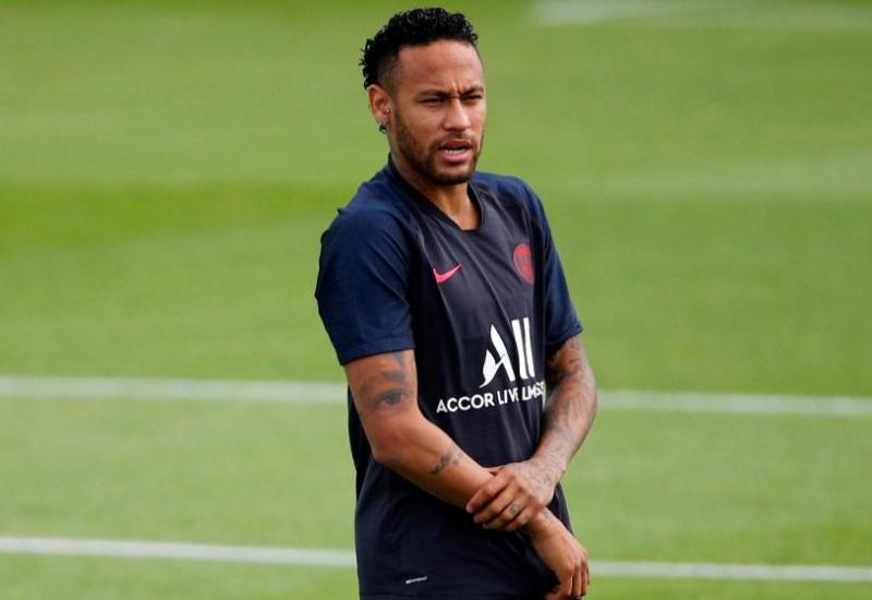 Karijera u pitanju: Neymar panično bježi iz francuske lige!