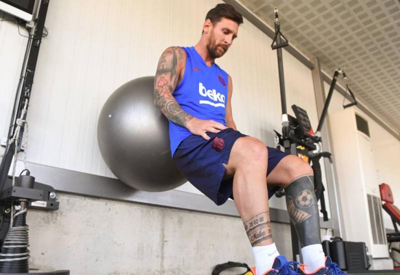 Lionel Messi radi individualne vježbe - Leo Messi zbog ozljede propušta početak sezone u La Ligi