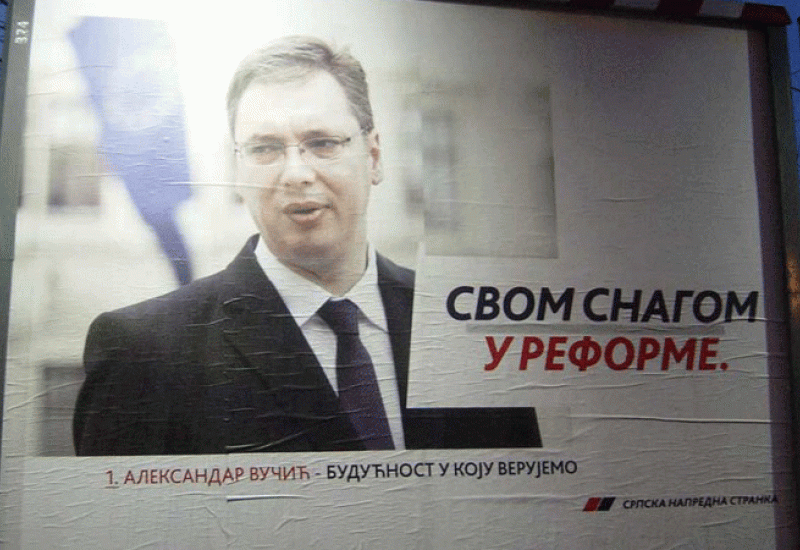 Kažnjen zbog kidanja plakata sa likom Aleksandra Vučića