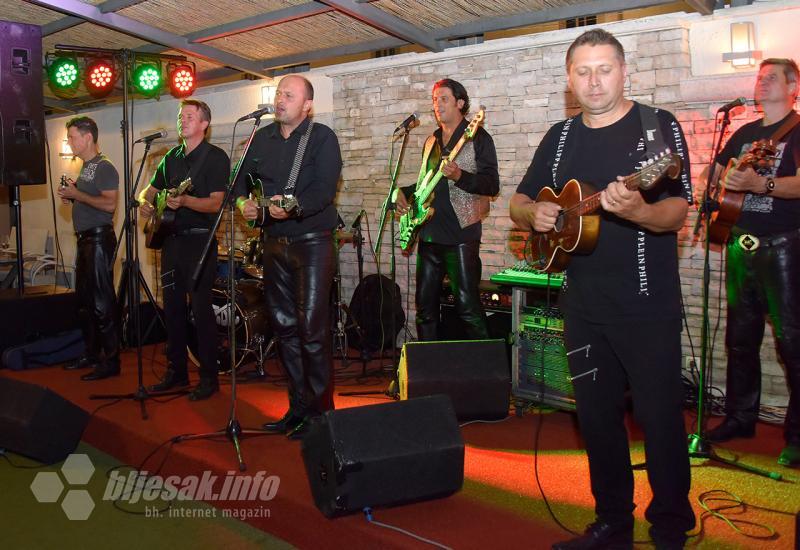Zagrebački Beatlesi s tamburama zabavljali Mostarce