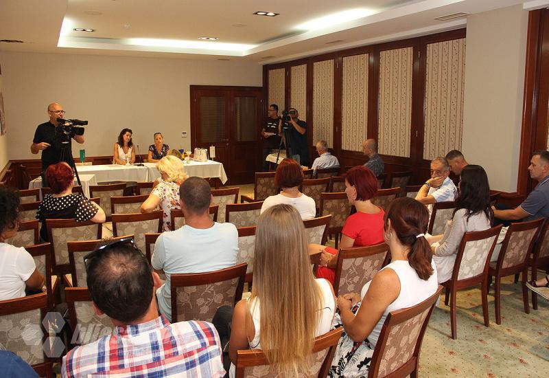 Sastanak o značaju pregovaranja u izradi kolektivnog ugovora - Mostar: Zaposlenici naučili kako se izboriti za svoje interese