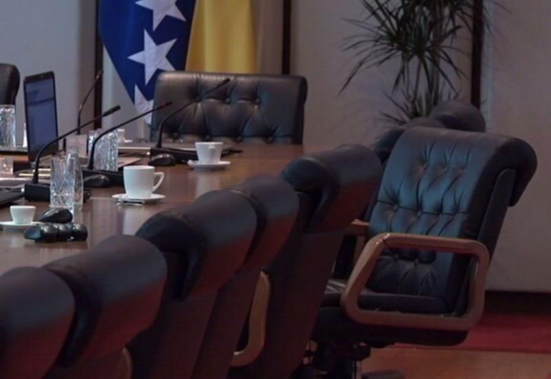 20 fotelja čeka nove šefove u institucijama BiH