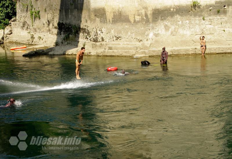 Cliff Diving u Mostaru: Odrađen prvi trening, skakačima Neretva izazov