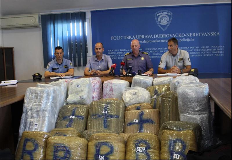 U autobusu turističke agencije krijumčareno 340 kg droge