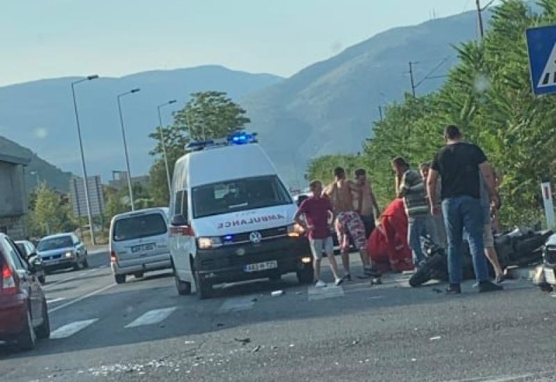 Mostar: Motociklist ozlijeđen u sudaru s taxijem - Mostar: Motociklist ozlijeđen u sudaru s taxijem