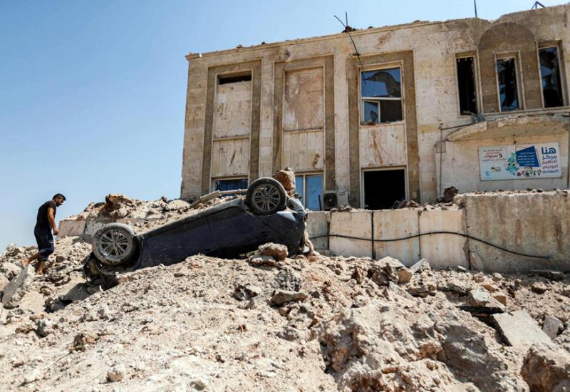 Sirijske ruševine - Sirija: U zračnom napadu više od 50 ubijenih pobunjenika