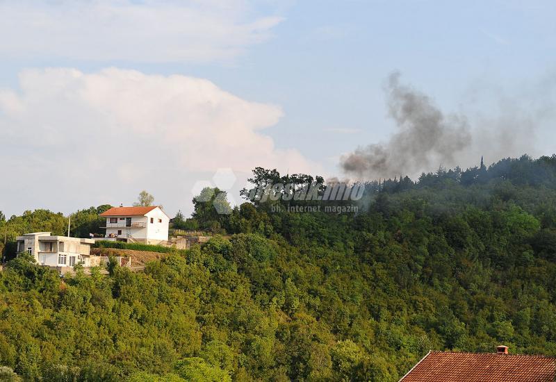 Požar u Grabovini - Široki Brijeg: Požar u blizini gradskog groblja