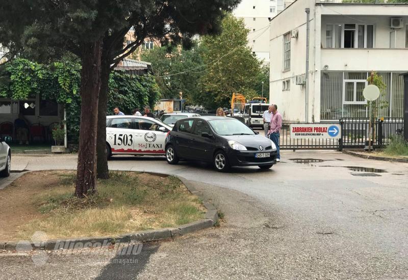 Lakši sudar pred Policijskom upravom u Mostaru